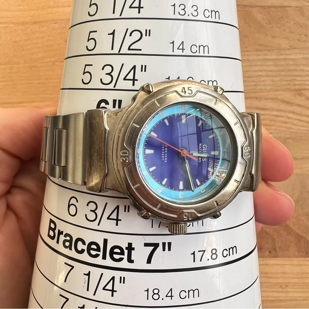 Guess ladies waterpro blue dial silver tone sport watch NEW BATTERY